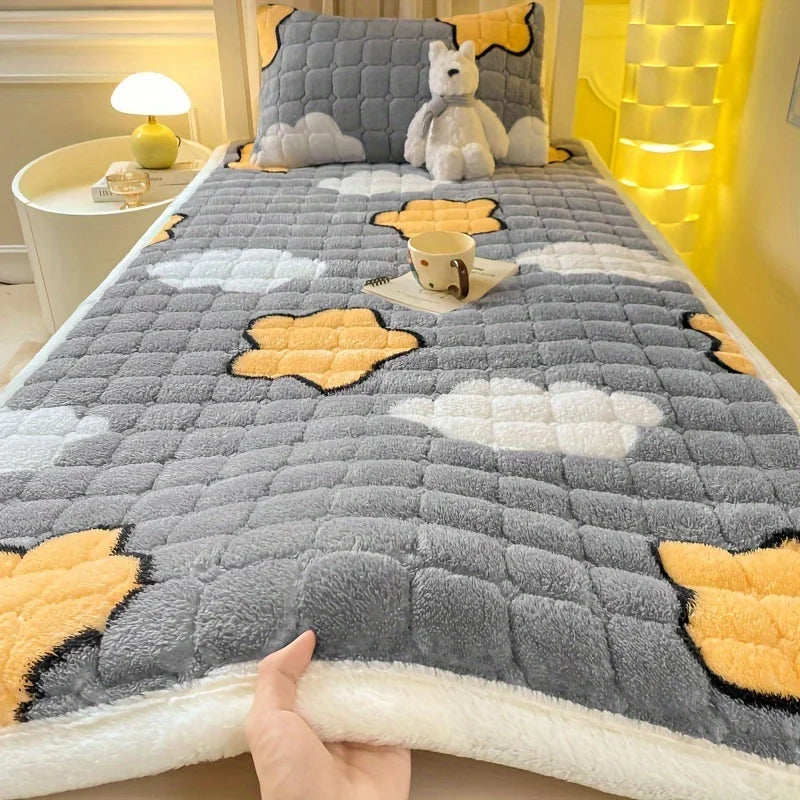 Ultra-Soft Milk Bedspread - All-Season, Allergy-Free, Fits All Beds. Machine Washable.