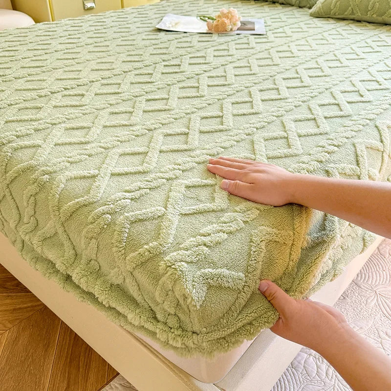 Coral Velvet Bedsheet Bedspread Milk Velvet Mattress Protective Cover Winter Plush Insulation Bedspread Single Queen King Size
