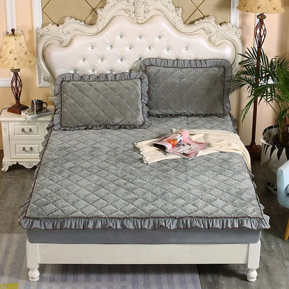 Fashion Flannel Bed Fitted Sheet Quilted Mattress Cover Soft and Comfortable Lace Fit Elastic Band Bed Sheet