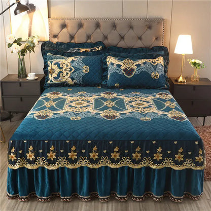 Luxury Velvet Quilted Bedspread Elegant King Queen Bedding Set Short Plush Printing Bed Skirt 1pc Bed Skirt+2pcs Pillowcases