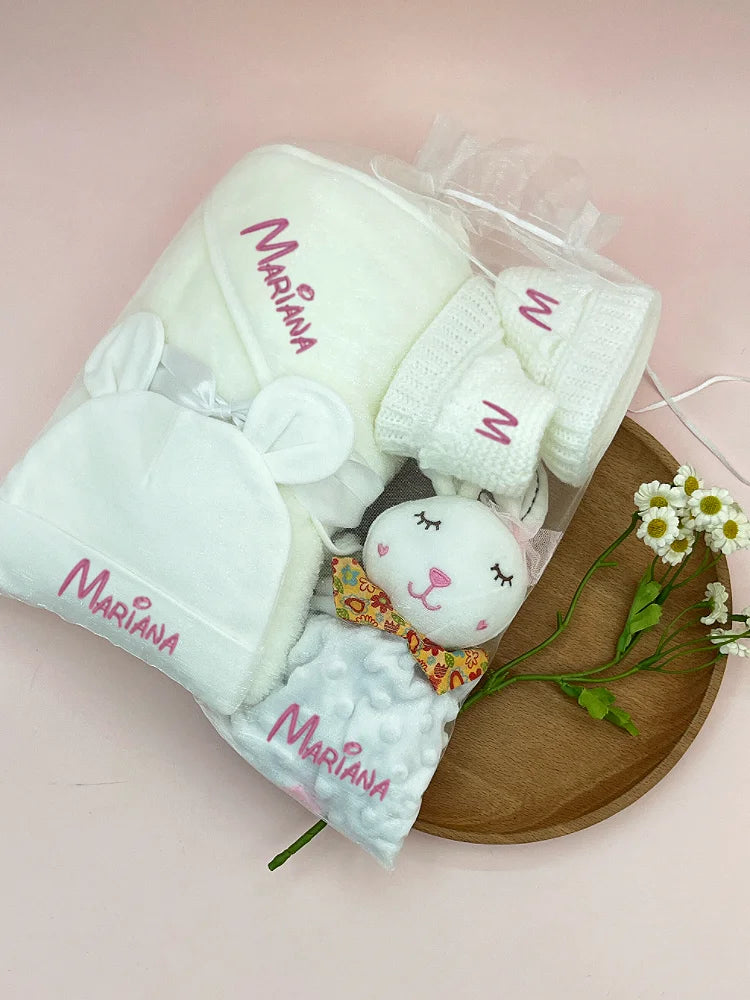 Personalised Baby Gift Set with 4 Pcs Embroidered Name Hooded Towel Accessery for Baby Shower Gift Newborn Holiday Present