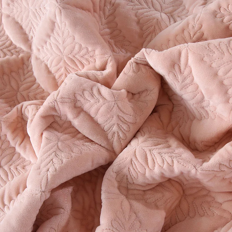 Crystal Velvet 3-Piece Quilted Bedding Set, European Minimalist Luxury Bedspread, Anti-Static Winter Blanket Soft Comforter