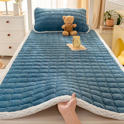 Ultra-Soft Milk Bedspread - All-Season, Allergy-Free, Fits All Beds. Machine Washable.