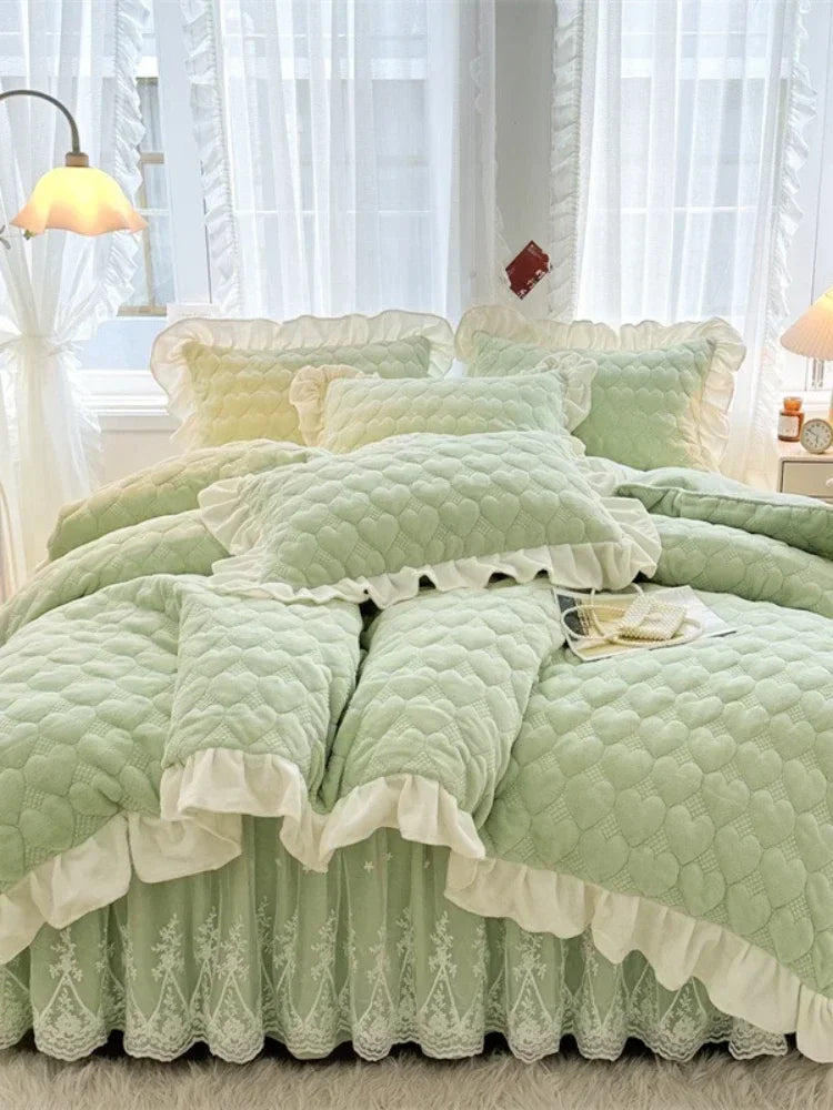 Full-set quilt cover bed skirt four-piece warm winter milk velvet bedspread 4-piece coral velvet bedspread