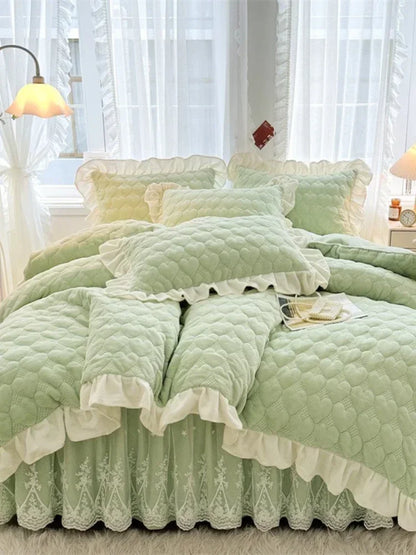 Full-set quilt cover bed skirt four-piece warm winter milk velvet bedspread 4-piece coral velvet bedspread