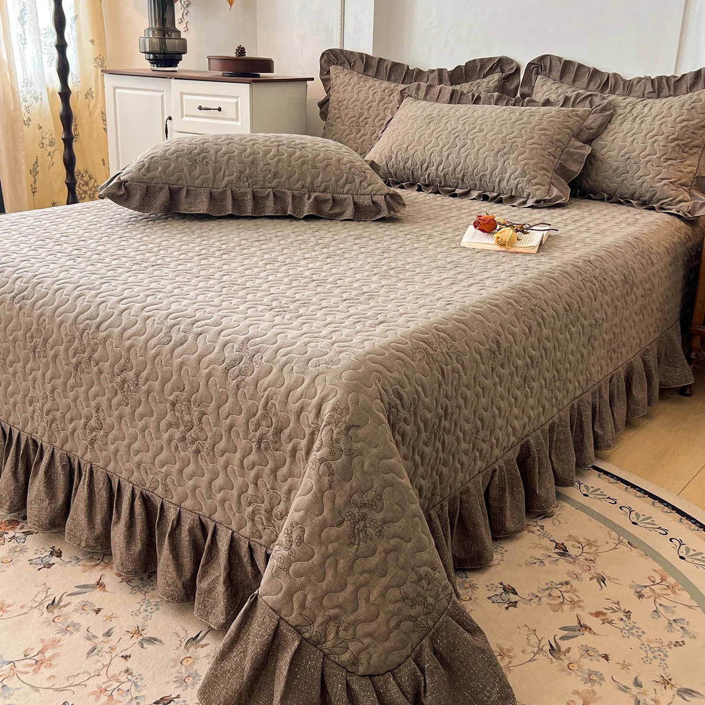 1pc Quilted Bedspread with Ruffles Thickened Flower Printed Bed Cover Queen/King Size Bedspreads colchas y coverlets 침대 패드