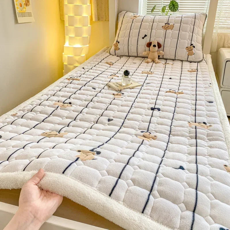 Winter Milk Velvet Bed Sheet, Extra Large Bed Cover Mattress Washable Foldable Anti Static Mattress Protector