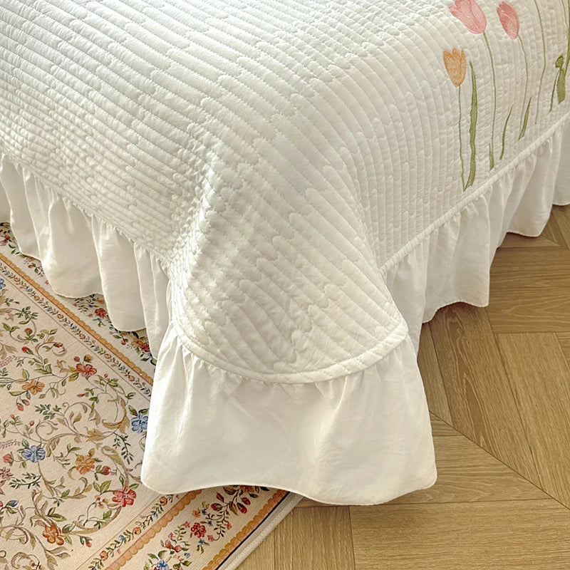 Quilt Bedding Set,white Lightweight Soft Bedspread, embroidery tulip Coverlet Set for All Seasons,3 Piece(1 Quilt,2 Pillow Shams