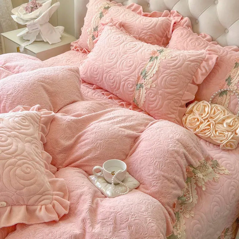 4/6Pcs Pink Flowers Lace Ruffles Princess Bedding Set Warm Thickened Winter Carved Velvet Duvet Cover Set Bedspread Pillowcases