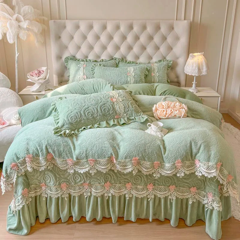 4/6Pcs Pink Flowers Lace Ruffles Princess Bedding Set Warm Thickened Winter Carved Velvet Duvet Cover Set Bedspread Pillowcases