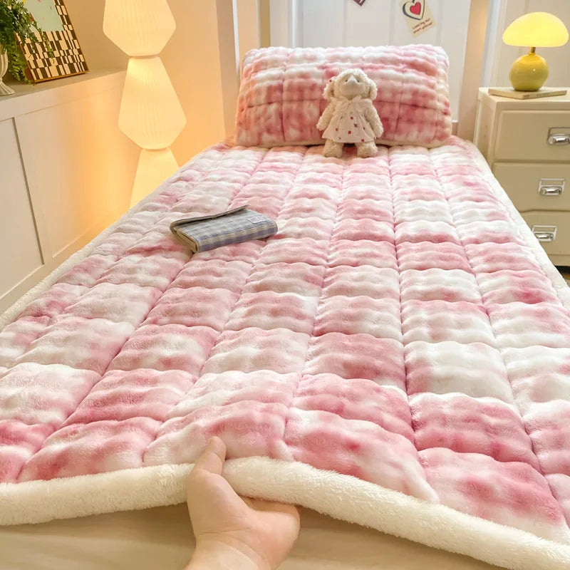 Winter Warm Plush Fleece Thermal Quilted Mattress Pad Double Bed Non-Slip Topper Thin Foldable Design for Home Use 침대 매트리스
