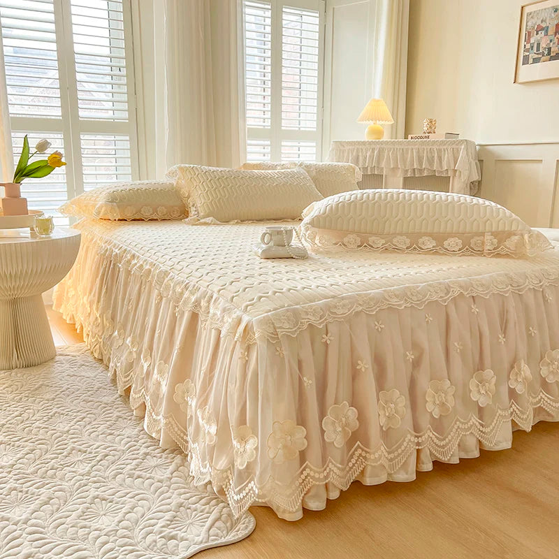 Chic Latex Summer Bedspread on the Bed, Lace Bed Skirt, Double Bed Cover, Cooling Sleeping Mat, Washable, Soft with 2 Pillowcase