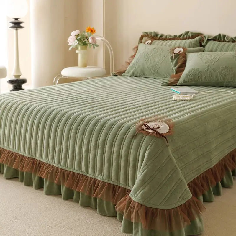 3pcs Quilted Bed Skirt Set  Bedspreads Warm Winter Mattress Covers Protector Elastic King Size Bedding Mattresses Pillowcases