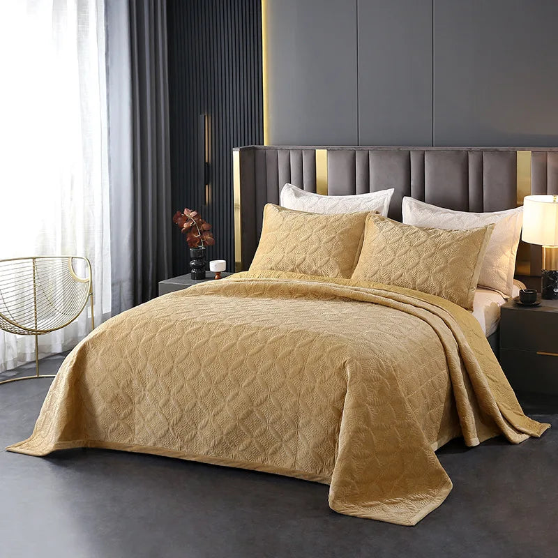 Crystal Velvet 3-Piece Quilted Bedding Set, European Minimalist Luxury Bedspread, Anti-Static Winter Blanket Soft Comforter