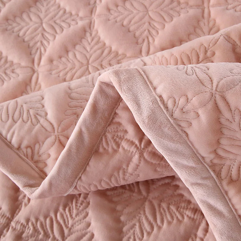 Crystal Velvet 3-Piece Quilted Bedding Set, European Minimalist Luxury Bedspread, Anti-Static Winter Blanket Soft Comforter