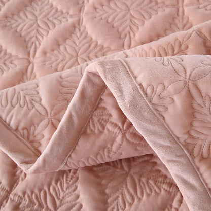 Crystal Velvet 3-Piece Quilted Bedding Set, European Minimalist Luxury Bedspread, Anti-Static Winter Blanket Soft Comforter