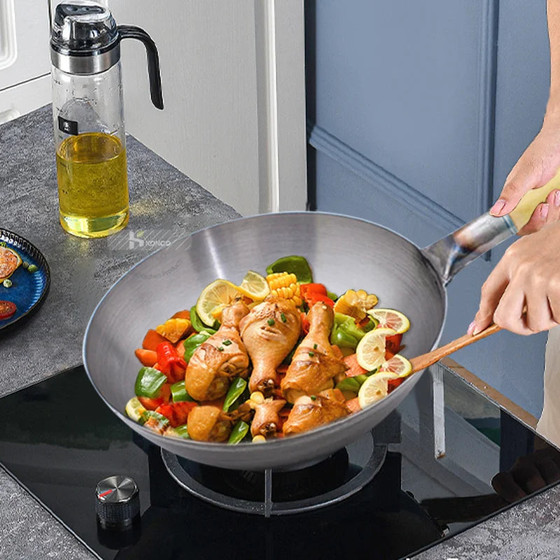 32/34/36cm Iron Wok Chinese Traditional Handmade Large Wok Household Cooking Pot Wooden Handle Wok Kitchen Cookware