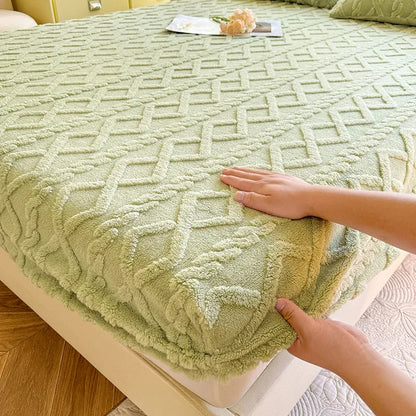 Coral Velvet Bedsheet Bedspread Milk Velvet Mattress Protective Cover Winter Plush Insulation Bedspread Single Queen King Size