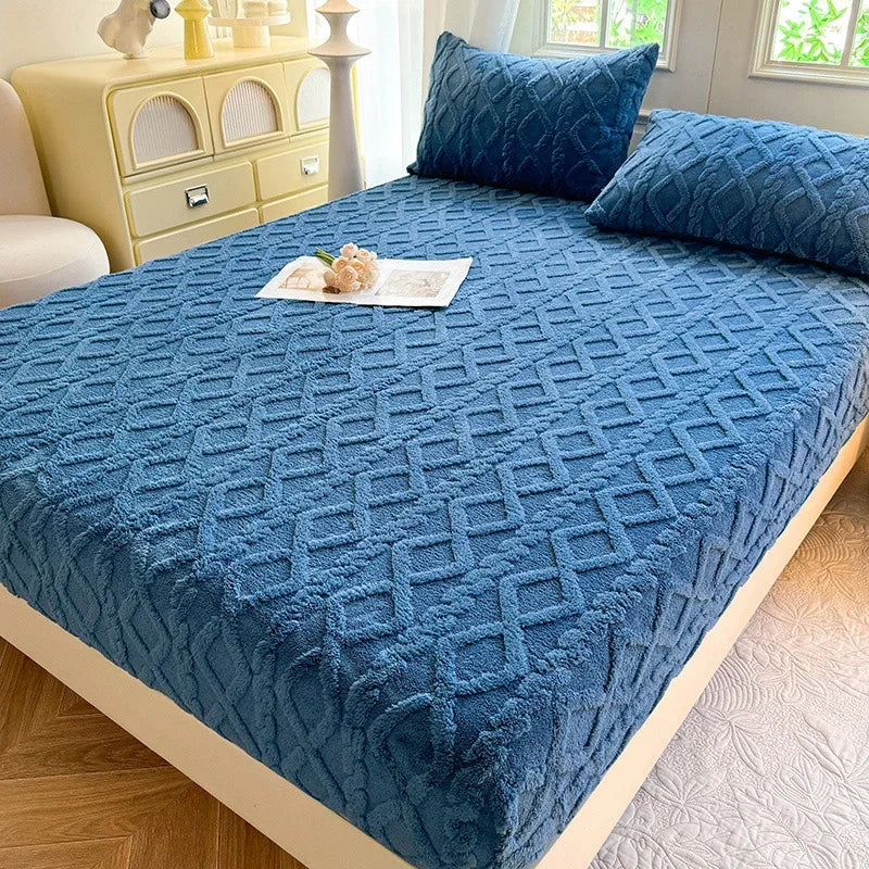 Coral Velvet Bedsheet Bedspread Milk Velvet Mattress Protective Cover Winter Plush Insulation Bedspread Single Queen King Size