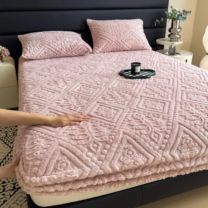 Soft Luxury Bed Cover Plush Bedspread - Thick Winter Fitted Sheet  Machine Washable, Deep Pocket Design