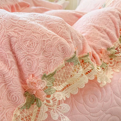 4/6Pcs Pink Flowers Lace Ruffles Princess Bedding Set Warm Thickened Winter Carved Velvet Duvet Cover Set Bedspread Pillowcases