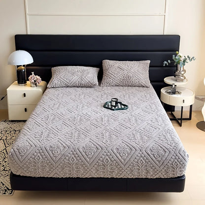 Soft Luxury Bed Cover Plush Bedspread - Thick Winter Fitted Sheet  Machine Washable, Deep Pocket Design