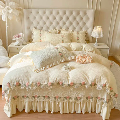 4/6Pcs Pink Flowers Lace Ruffles Princess Bedding Set Warm Thickened Winter Carved Velvet Duvet Cover Set Bedspread Pillowcases