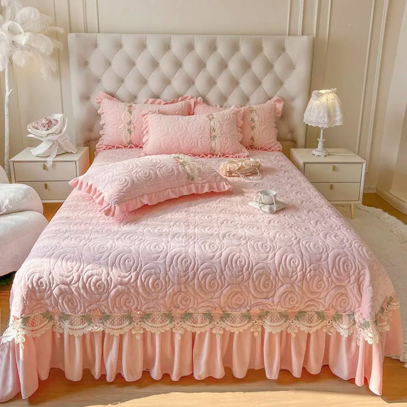 4/6Pcs Pink Flowers Lace Ruffles Princess Bedding Set Warm Thickened Winter Carved Velvet Duvet Cover Set Bedspread Pillowcases